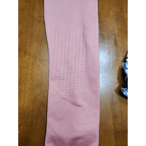 gymshark leggings, unknown style & size - Picture 9 of 12